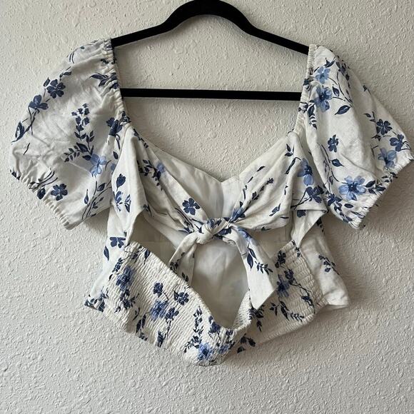 NWT Hollister Co. Short Sleeve Tie Back Ruched Blouse Blue Floral Sz Large - Picture 4 of 5